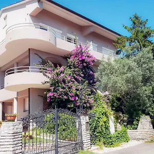 https://apartments-ondamarina.in-istria.net